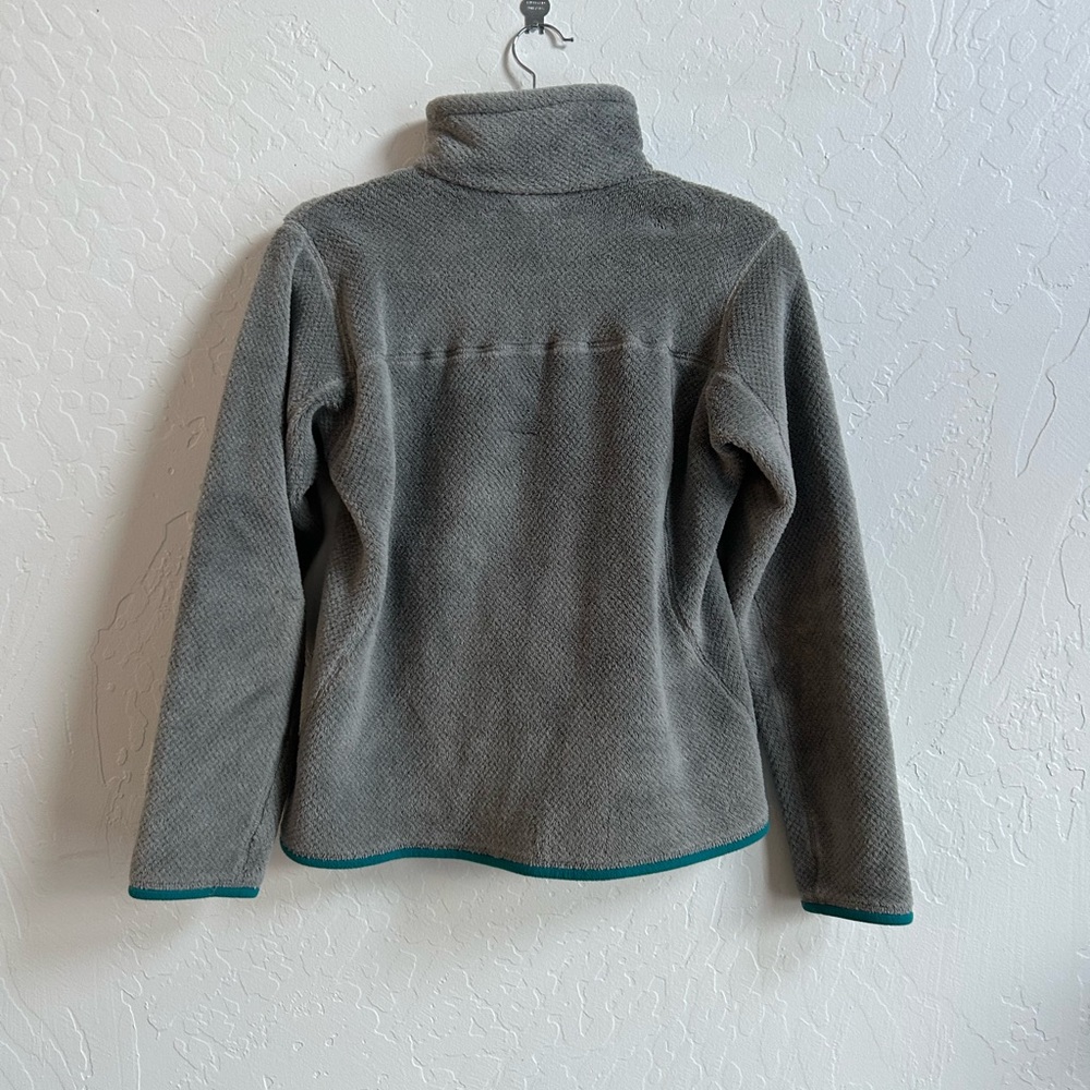 Patagonia Women’s Gray Fleece Pullover with Teal Trim - Picture 3 of 4